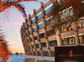 Noah's Ark Deluxe Hotel & Spa