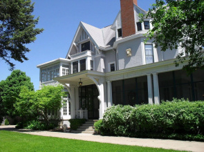 Alexander Mansion Bed and Breakfast