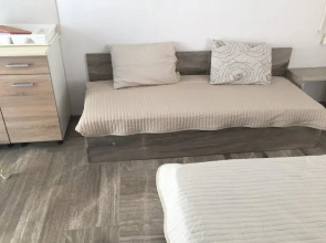 Alexandros Apartments