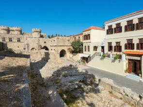 Nikos Takis Fashion Boutique Hotel