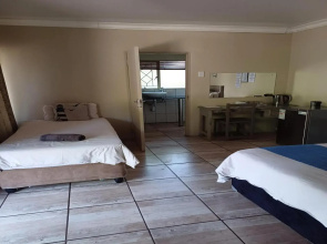 Palms Lodge