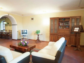 Villa in Casentino With Pool & Castle Views