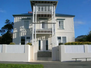 Abbott House Sumner Bed  Breakfast