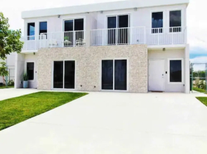 Comfortable European Style Home 4BR 4BA in Miami by ASVR-13670