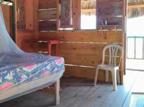 Private Ocean-Front Cabin with private bathroom on San Blas Island