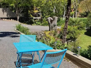 Beautiful Apartment Surrounded by Native Bush