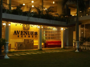 Avenue 18 Resort