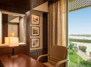 Sheraton Dubai Creek Hotel & Towers