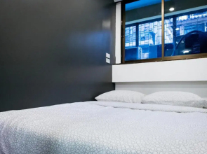 T2 2 Bedrooms 6 guests Full kitchen 1 min to BTS