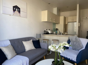 Luxury one bed in the heart of the CBD *FREE WIFI*