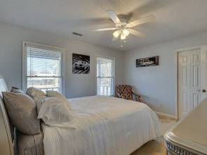 Lovely Decatur Home w/ Yard ~ 6 Mi to Town!