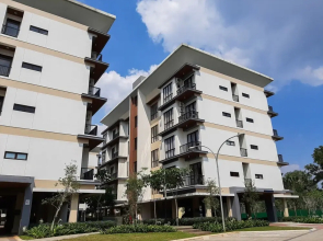 Spacious And Homey 2Br At Asatti Apartment