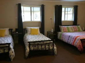 Birdhouse Cottage B&B