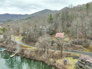 Santeetlah Lake Retreat w/ Dock: Walk to Water!