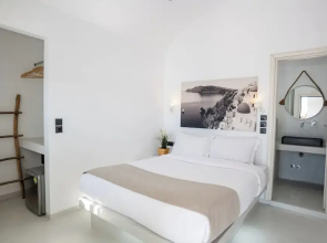 Cliff Aura Suites