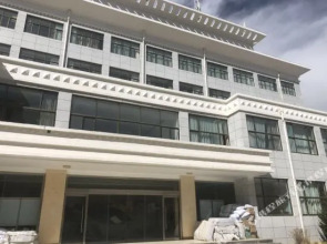 Super 8 Lhasa DuoDiLu