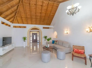 Casati Pearl House, Big House With Private Pool!