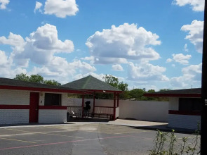 Luxury Inn & RV Park