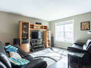 Upscale Townhome,banff,spruce Meadows ,pets