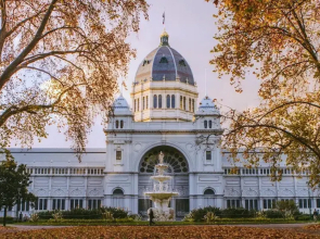 Class, Style and Location in Carlton