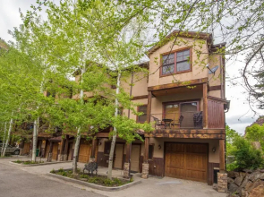 Elkhorn Townhome 1939