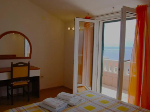 Apartments & Rooms Pierino
