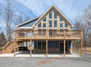 Bluejay Getaway by Avantstay Walk to Lake 7bdr Hot Tub Pool Table