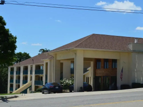 American Eagle Inn & Suites
