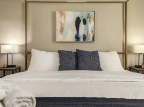 Historic CozySuites 4BR 2BA