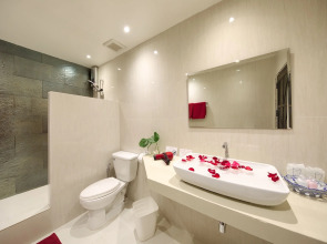 Crystal Bay Yacht Club