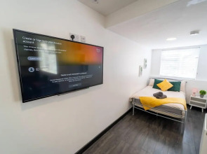 Large Studio Available on First Floor!