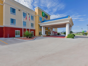 Holiday Inn Express & Suites Alpine Southeast by IHG