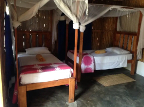 Palm Grove Lodge