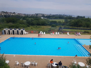 2br-pool-garden-parking-wifi-sleeps6