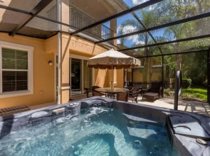 Regal Oaks Townhome: Pool, Hot Tub & Near Disney 3 Bedroom Townhouse