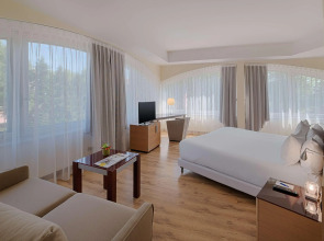 Отель NH Milano 2