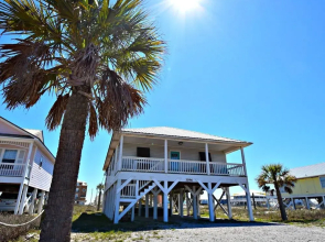 Pelican's Rest Beach House by RedAwning
