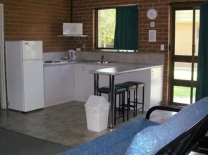 River Village Motel and Holiday Units