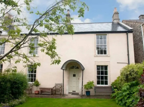 3 Bedroom House In Bath With Garden