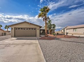 Lake Havasu City Retreat w/ Mtn Views & Patio!