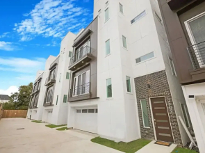Spacious Houston 3bed3 Bath Family Townhome