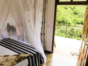 Yoho Rawana Mountain View