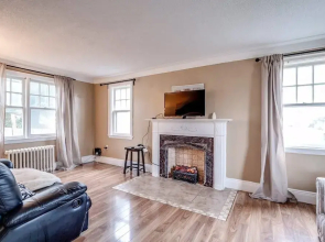 Convenient & Comfortable Manor