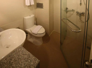 Sunshine Hotel And Residences