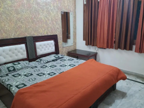 Roomshala 153 Hotel Krishnashrya