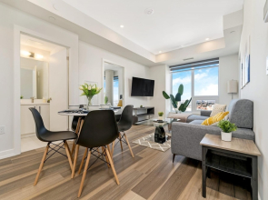 Chic Spacious 2BR Condo - Sweeping Views