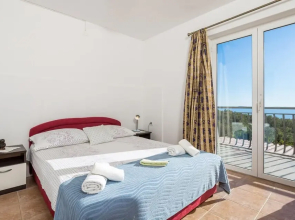 Beautiful Home in Jablanac With Wifi and 5 Bedrooms