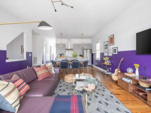 Sleeps 24 2 Homes, Minutes to Downtown+broadway Faith & Barbara by Avantstay