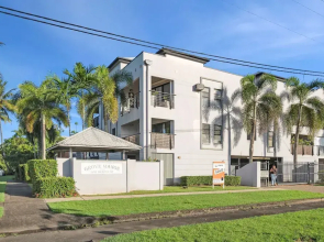 Oasis Cairns - Pool Free Parking Wifi