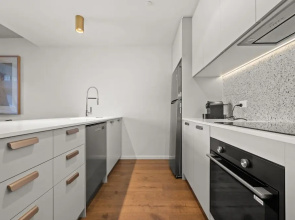 High-end 1-bed Pad in Braddon With Outdoor Dining